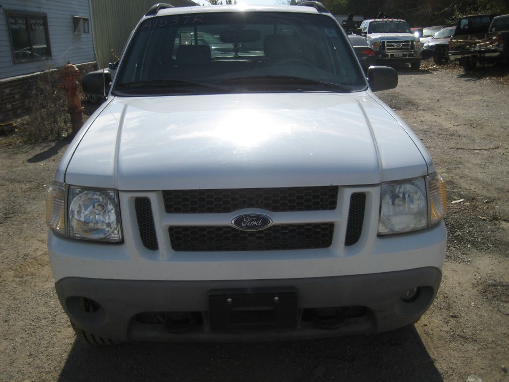 Photo 2 of this FORD EXPLORER SPORT