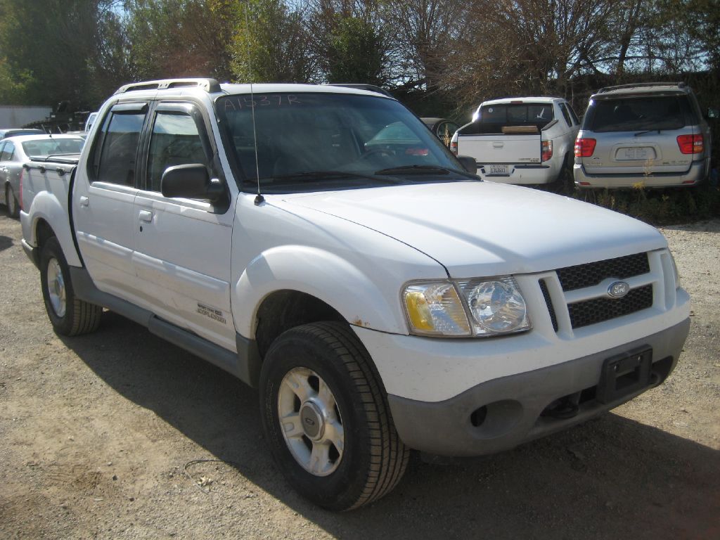 Photo 3 of this FORD EXPLORER SPORT