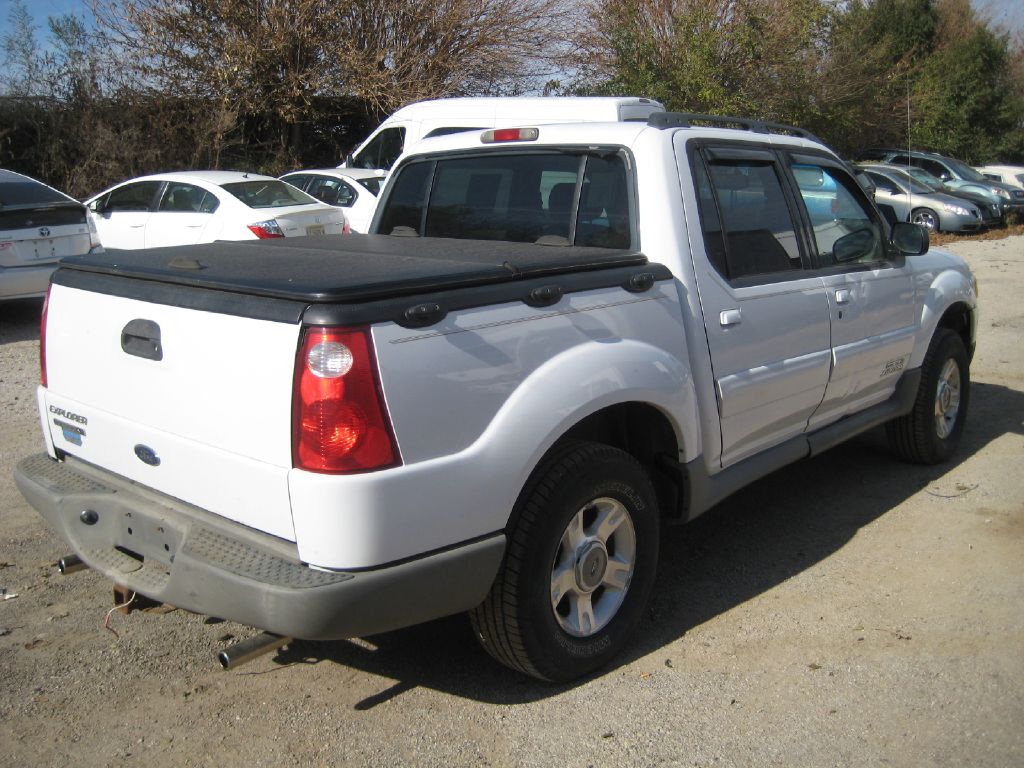 Photo 4 of this FORD EXPLORER SPORT