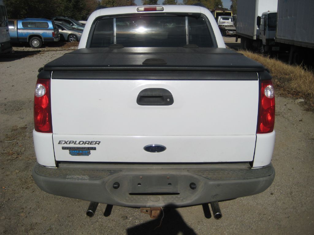 Photo 5 of this FORD EXPLORER SPORT