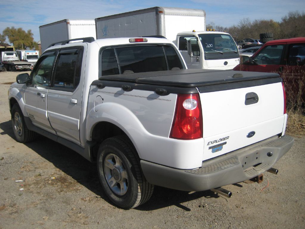 Photo 6 of this FORD EXPLORER SPORT
