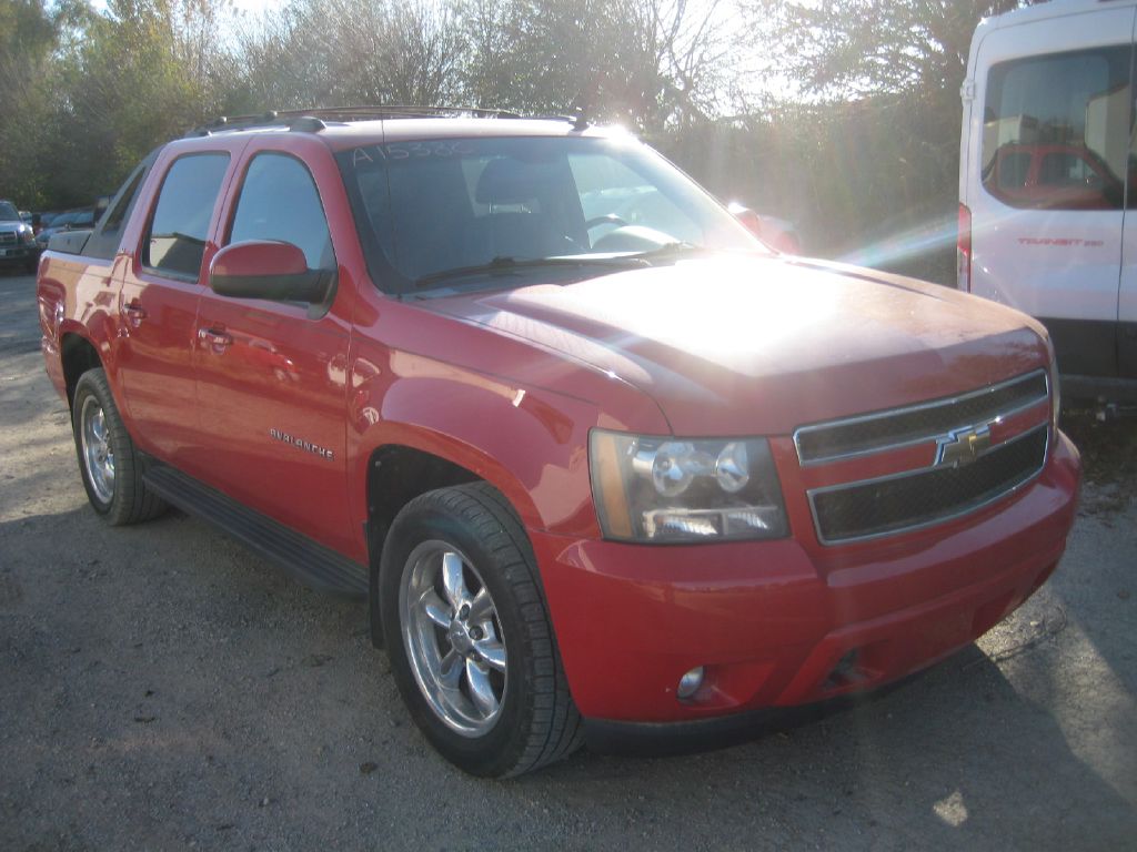 Photo 3 of this CHEVROLET AVALANCHE