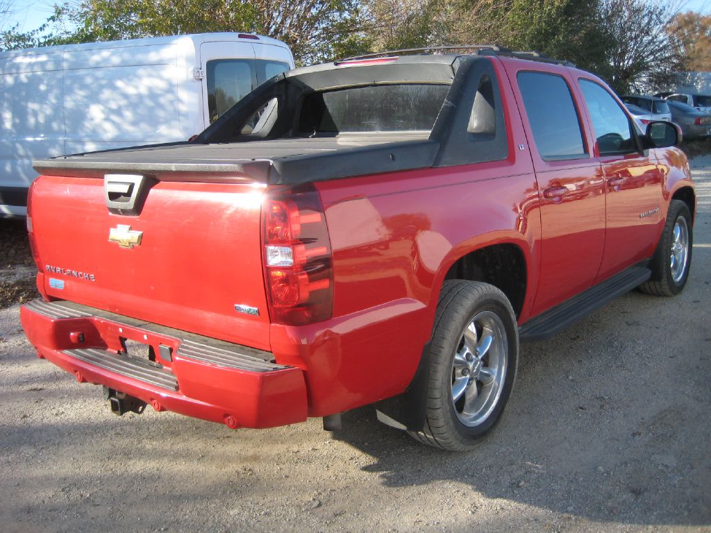 Photo 4 of this CHEVROLET AVALANCHE