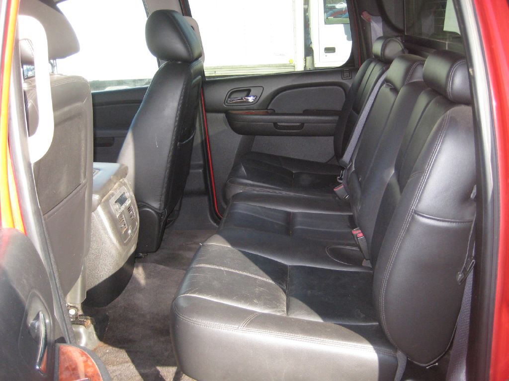 Photo 13 of this CHEVROLET AVALANCHE