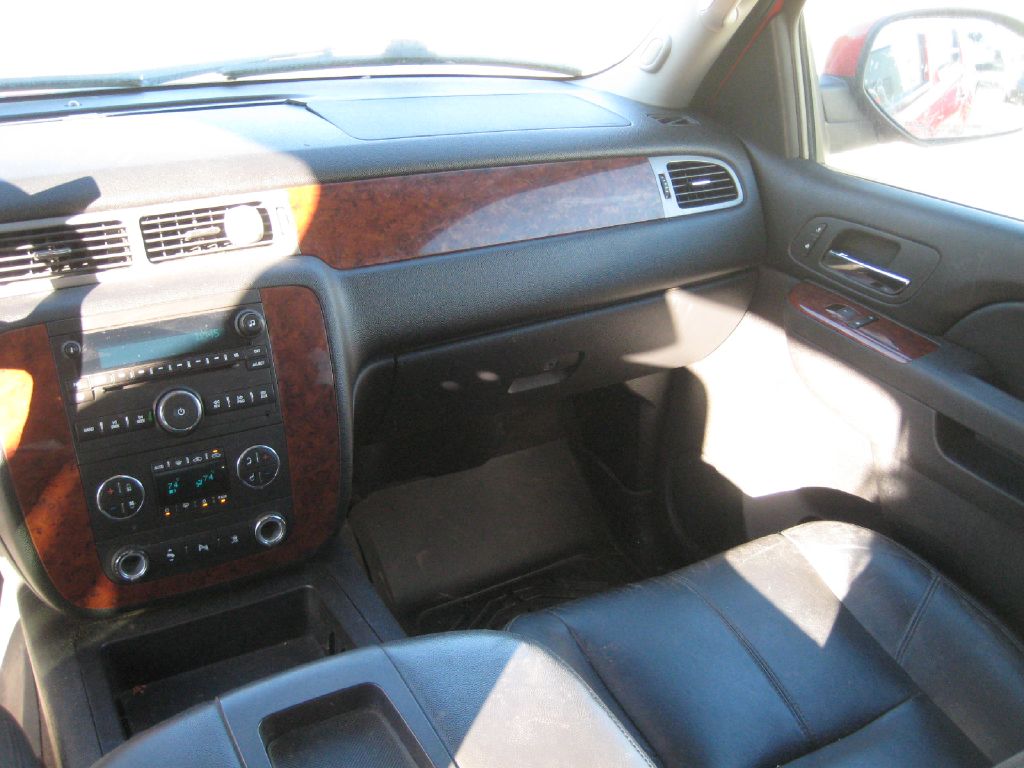 Photo 14 of this CHEVROLET AVALANCHE