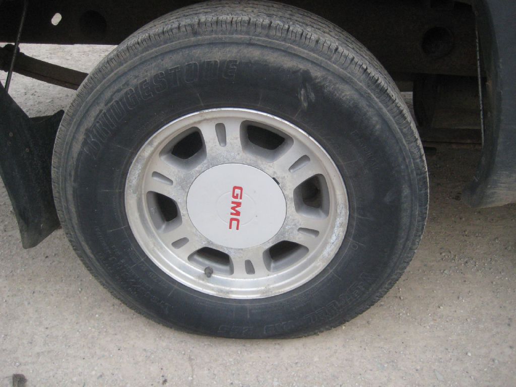 Photo 17 of this GMC NEW SIERRA