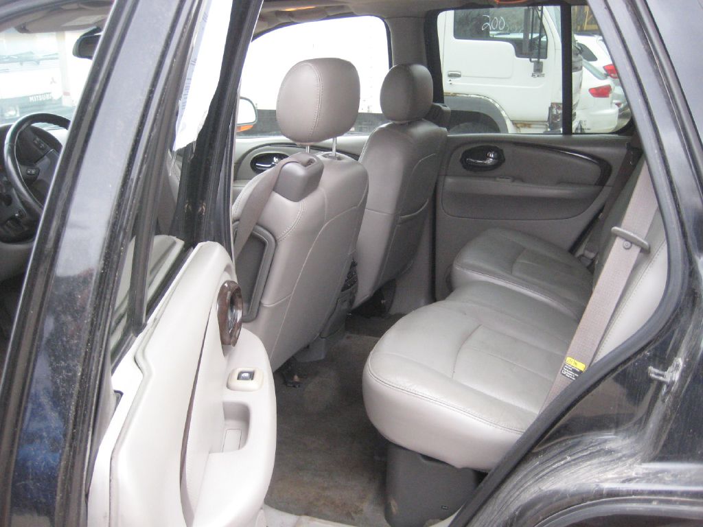 Photo 9 of this BUICK RAINIER
