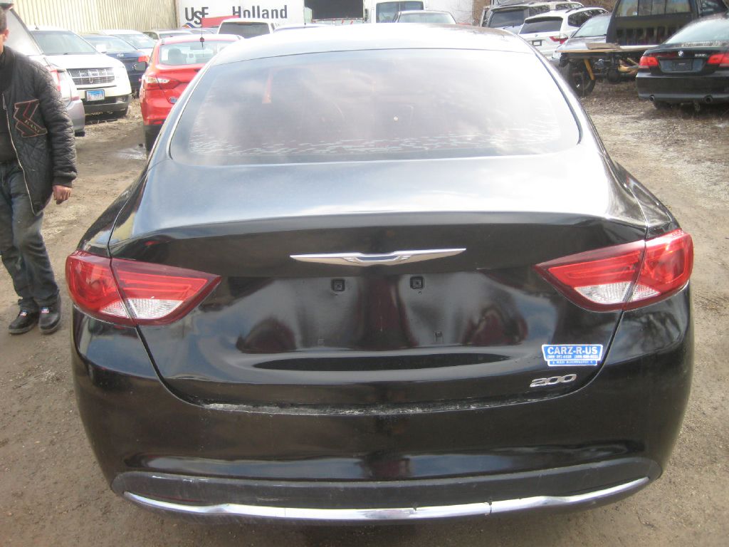 Photo 5 of this CHRYSLER 200