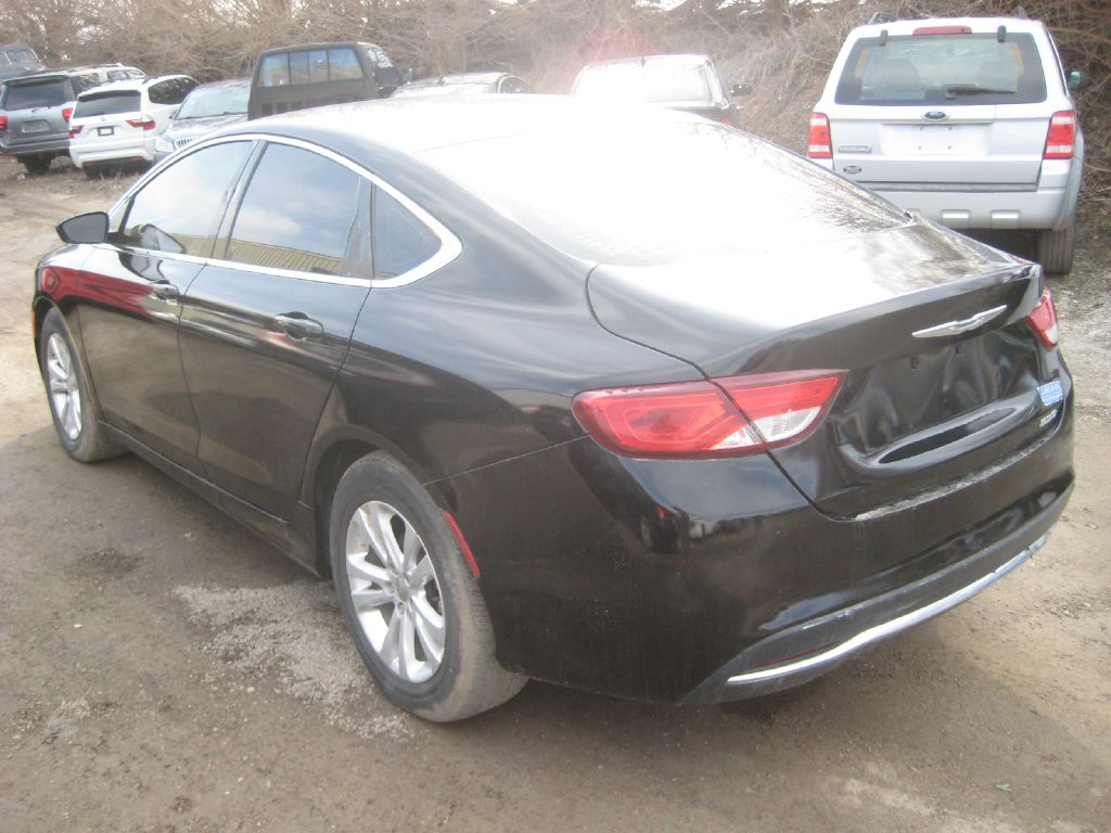 Photo 6 of this CHRYSLER 200