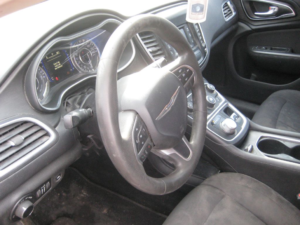 Photo 9 of this CHRYSLER 200