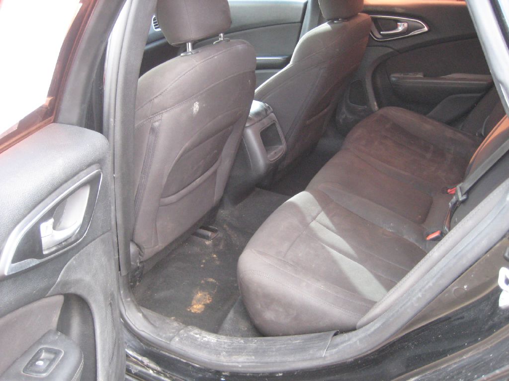 Photo 10 of this CHRYSLER 200