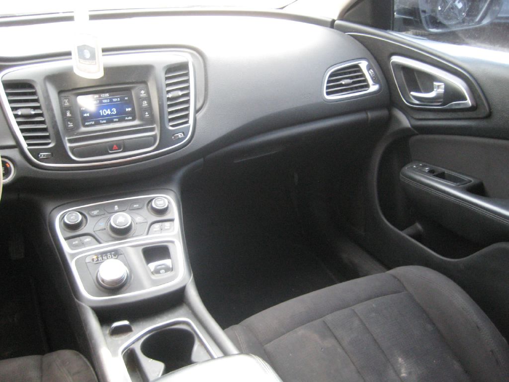 Photo 13 of this CHRYSLER 200