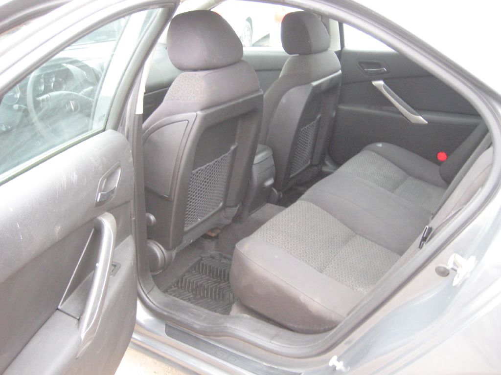 Photo 10 of this PONTIAC G6