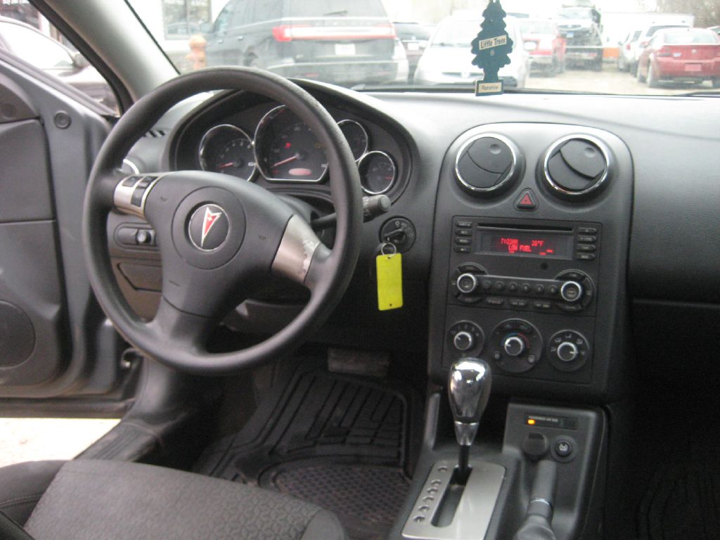 Photo 14 of this PONTIAC G6