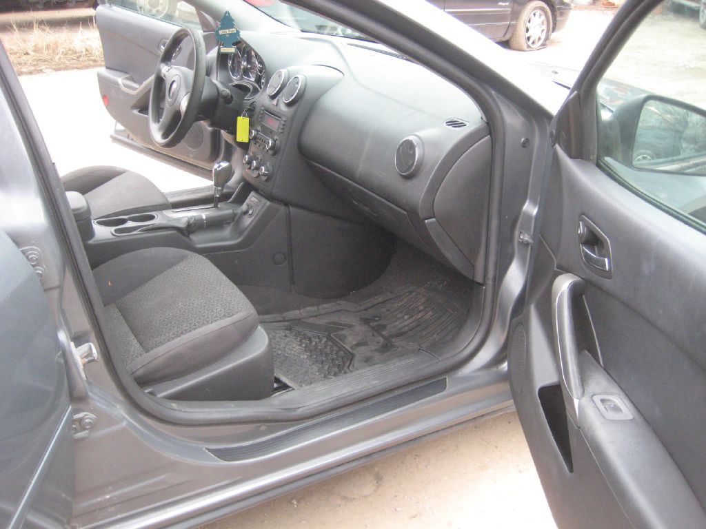 Photo 17 of this PONTIAC G6