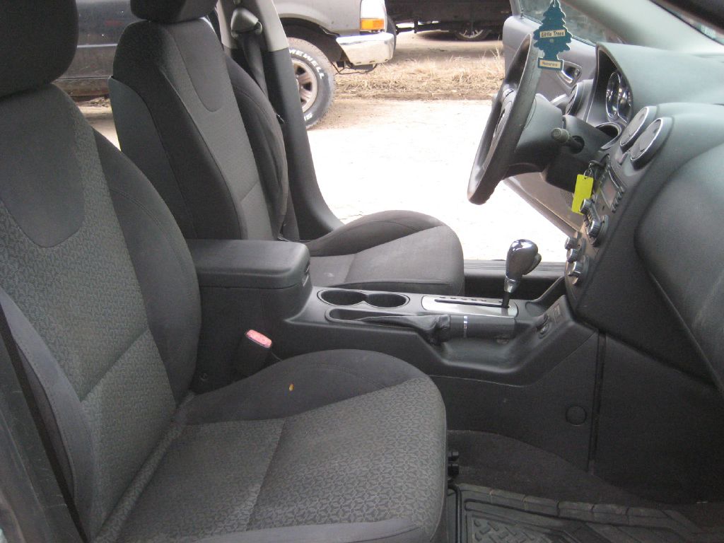 Photo 19 of this PONTIAC G6