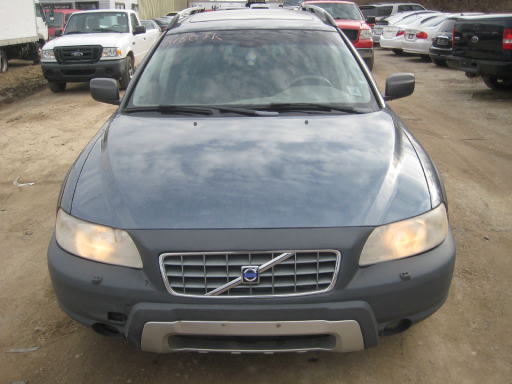 Photo 2 of this VOLVO XC70