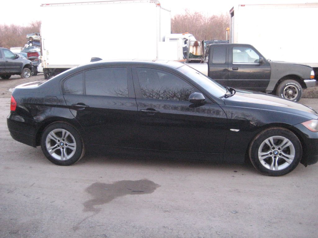 BMW 328 2008 BMW 328 WBAVA33558KX83972