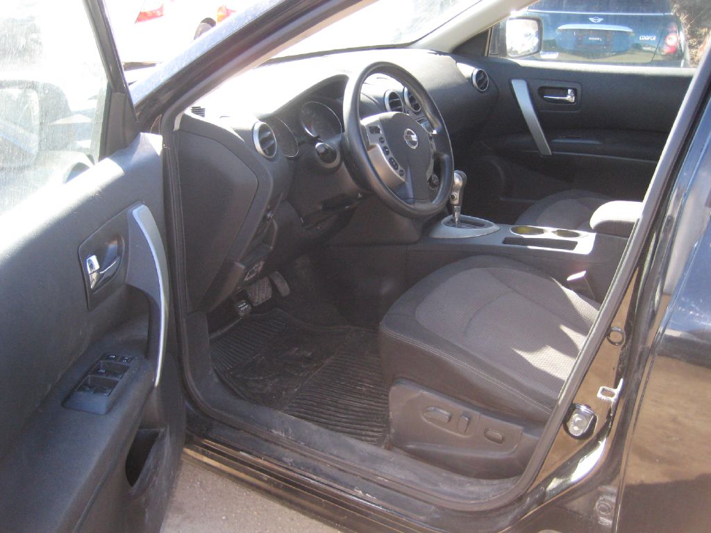 Photo 9 of this NISSAN ROGUE