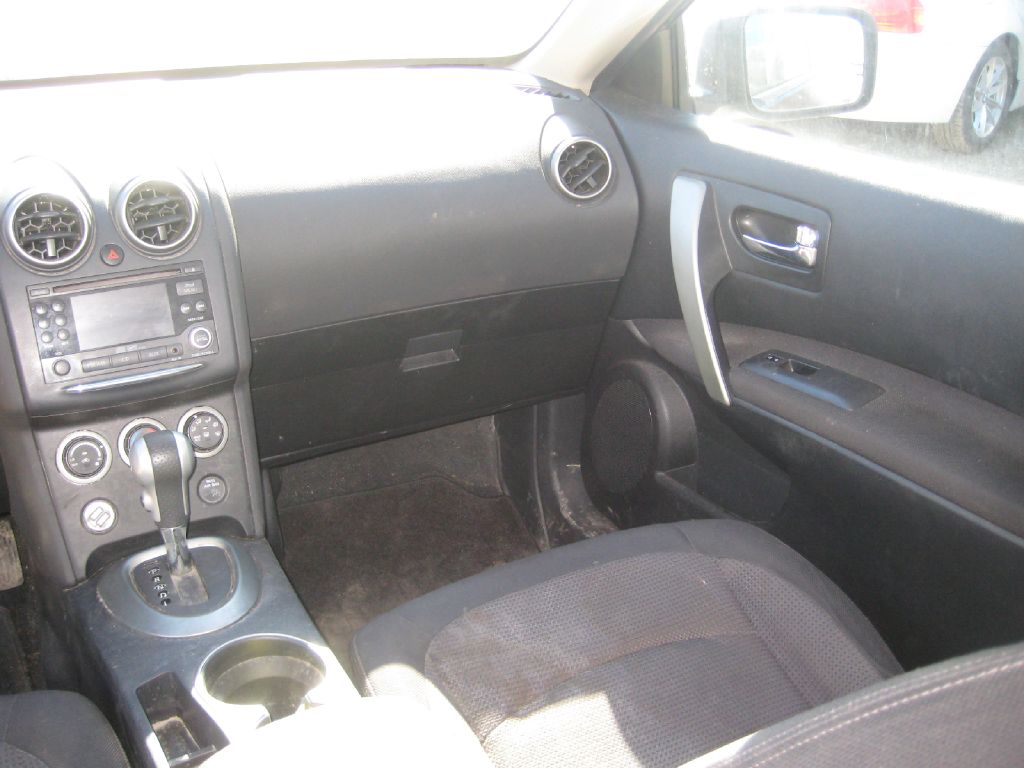 Photo 15 of this NISSAN ROGUE