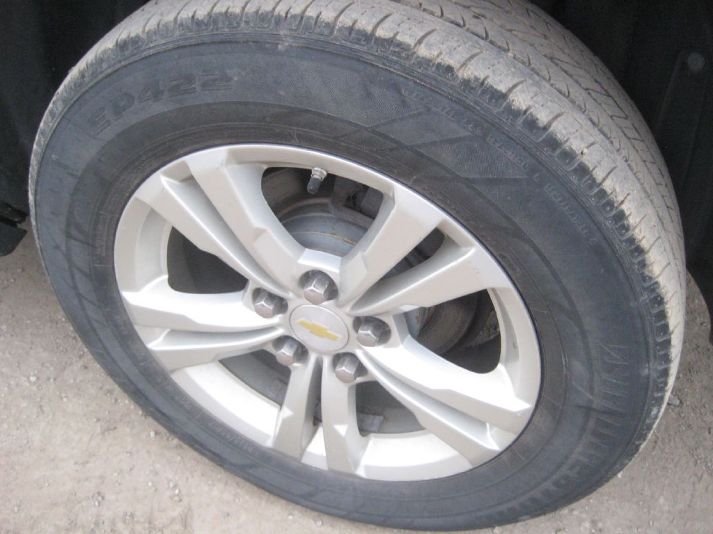 Photo 8 of this CHEVROLET EQUINOX