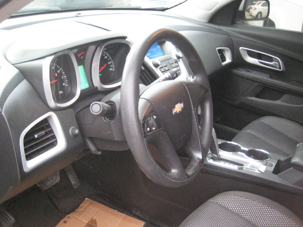 Photo 11 of this CHEVROLET EQUINOX