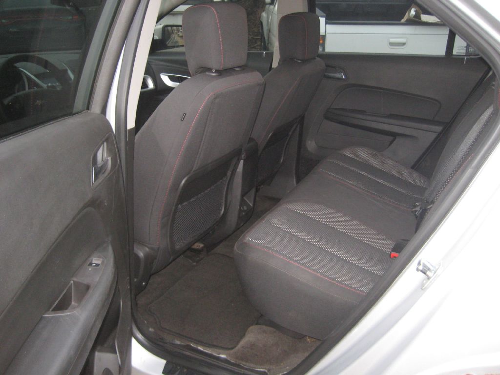 Photo 12 of this CHEVROLET EQUINOX
