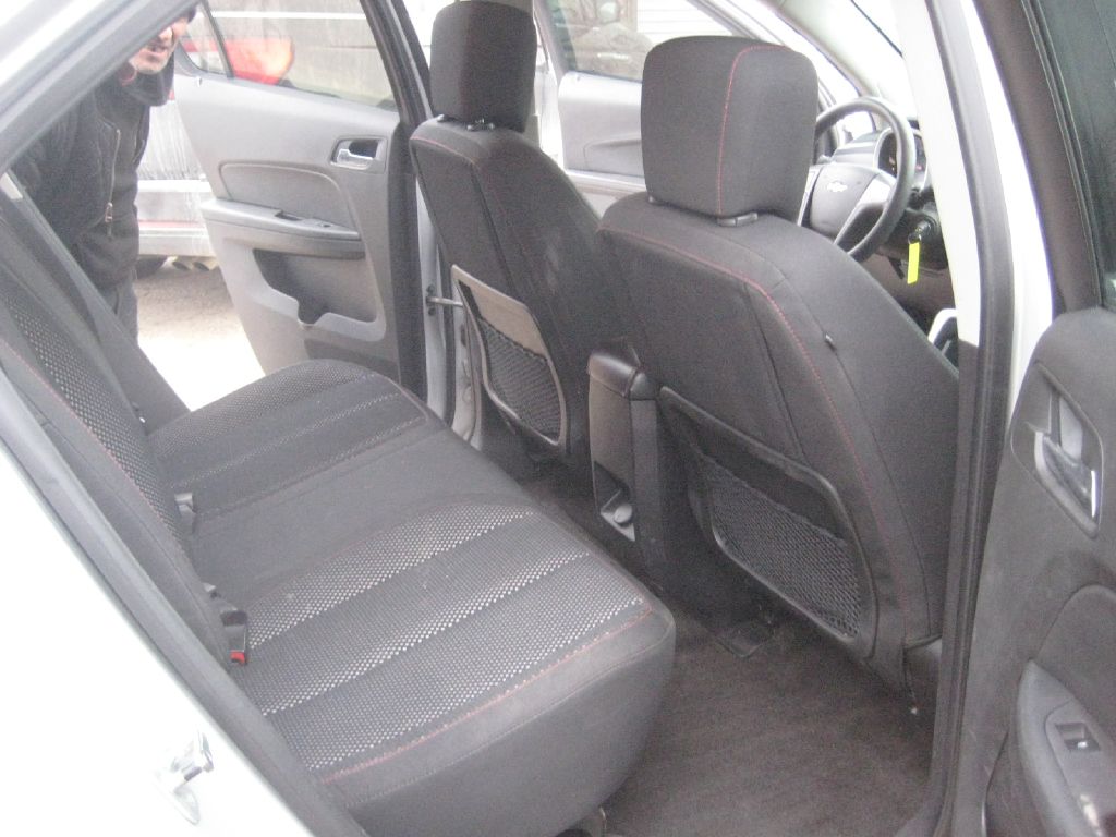 Photo 19 of this CHEVROLET EQUINOX