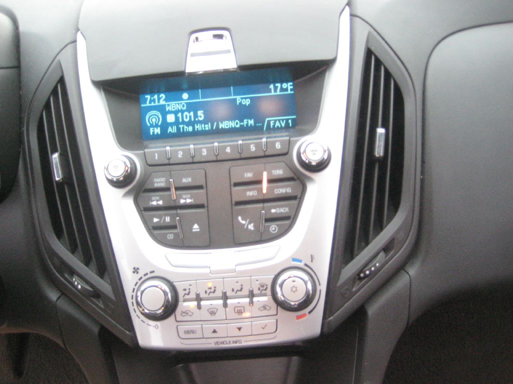 Photo 21 of this CHEVROLET EQUINOX