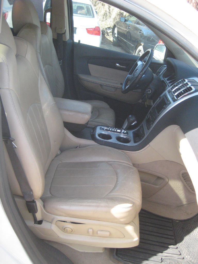 Photo 15 of this GMC ACADIA