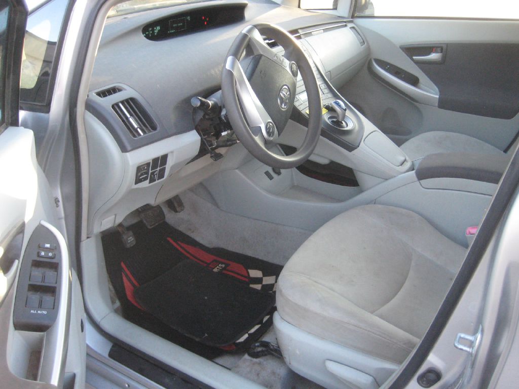 Photo 7 of this TOYOTA PRIUS