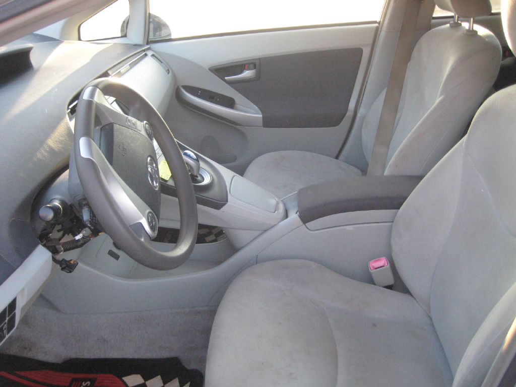 Photo 8 of this TOYOTA PRIUS