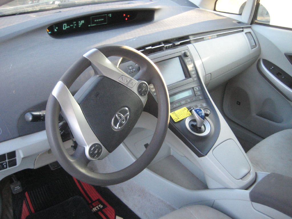Photo 9 of this TOYOTA PRIUS