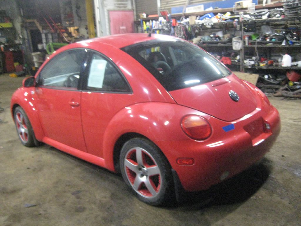 VOLKSWAGEN NEW BEETLE 2001 VOLKSWAGEN NEW BEETLE 3VWED21C91M475155