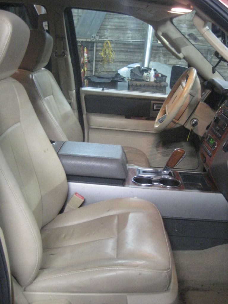 Photo 8 of this FORD EXPEDITION
