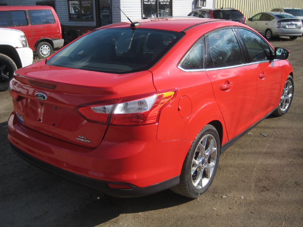 Photo 4 of this FORD FOCUS
