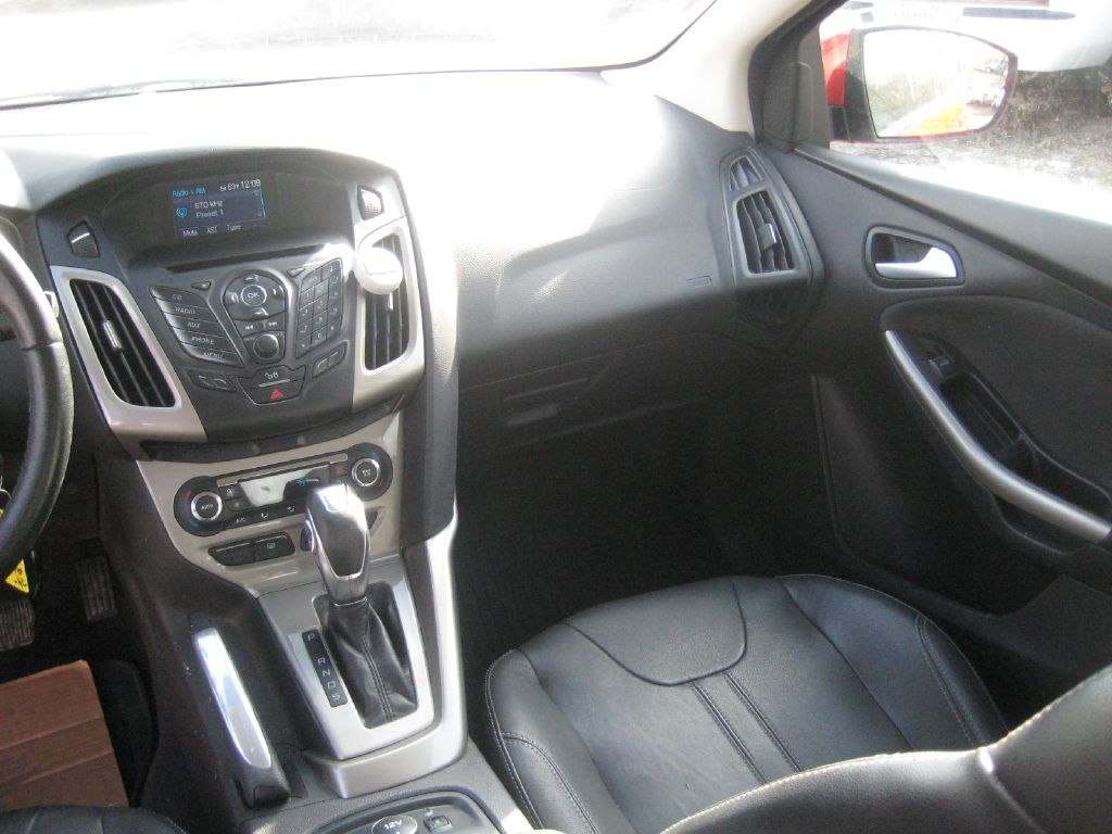 Photo 13 of this FORD FOCUS