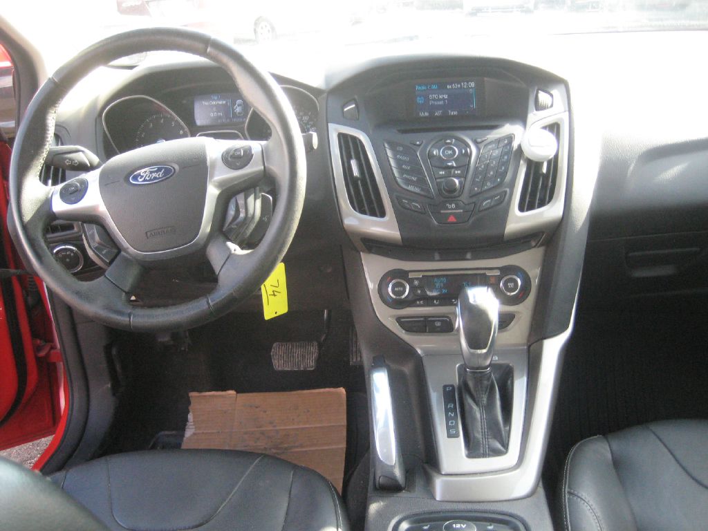 Photo 14 of this FORD FOCUS