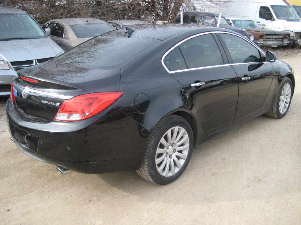 Photo 4 of this BUICK REGAL