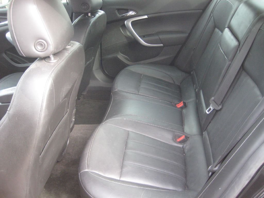 Photo 12 of this BUICK REGAL