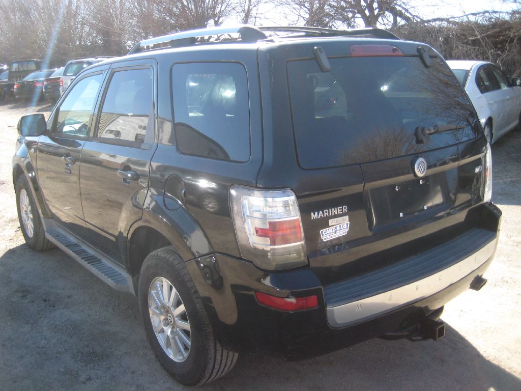 Photo 6 of this MERCURY MARINER