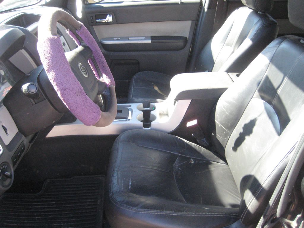 Photo 10 of this MERCURY MARINER