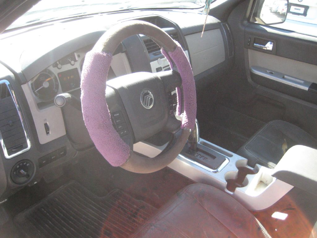 Photo 11 of this MERCURY MARINER