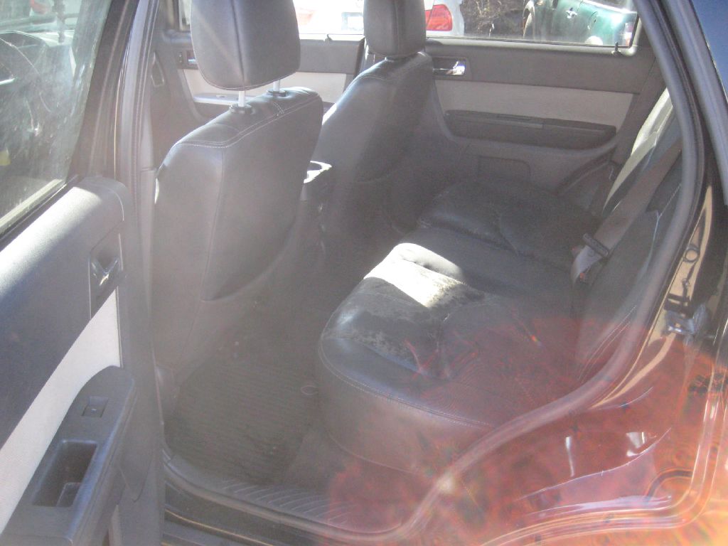 Photo 12 of this MERCURY MARINER