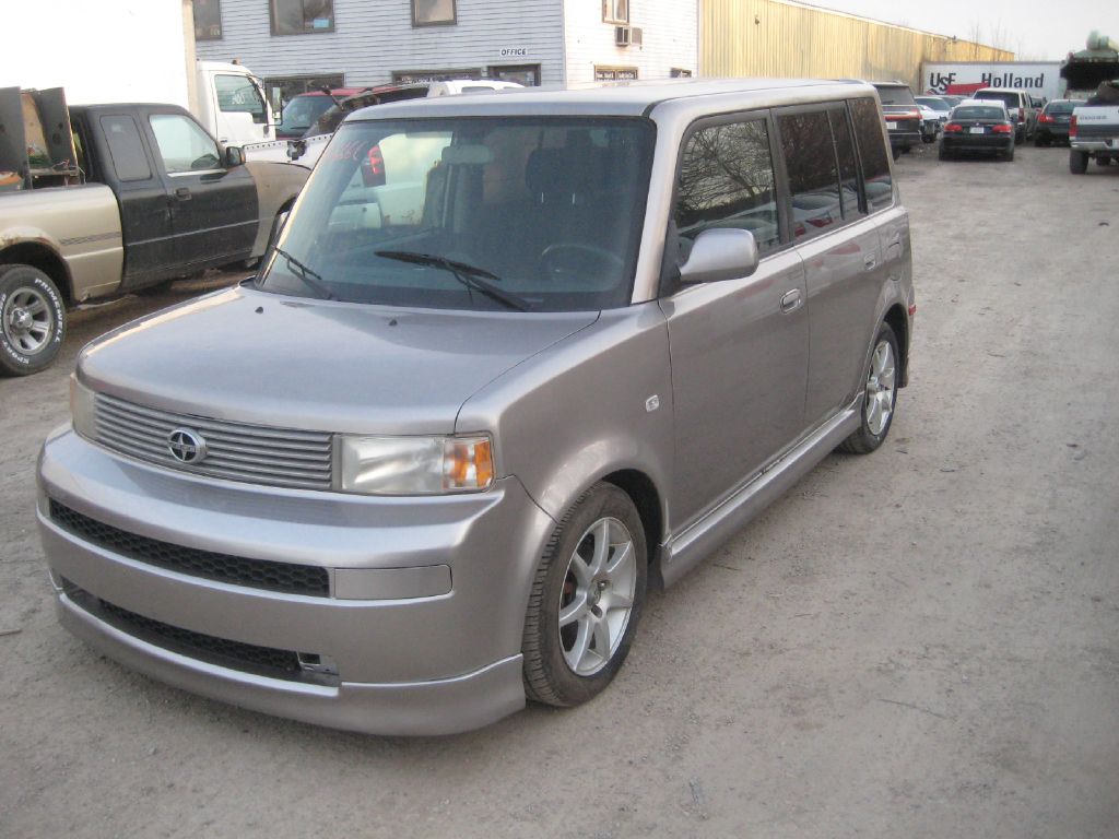 2005 TOYOTA SCION