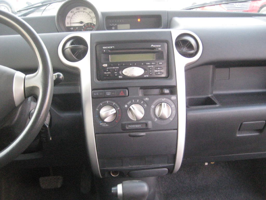 Photo 17 of this TOYOTA SCION