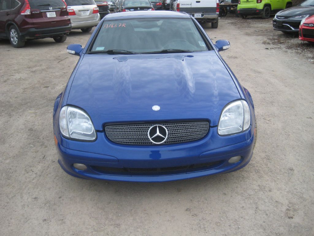 Photo 2 of this MERCEDES-BENZ SLK