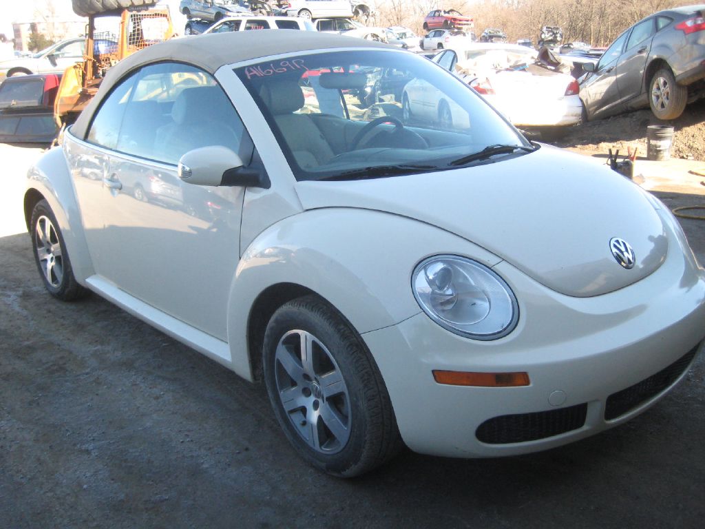 VOLKSWAGEN NEW BEETLE 2006 VOLKSWAGEN NEW BEETLE 3VWRF31Y56M320039