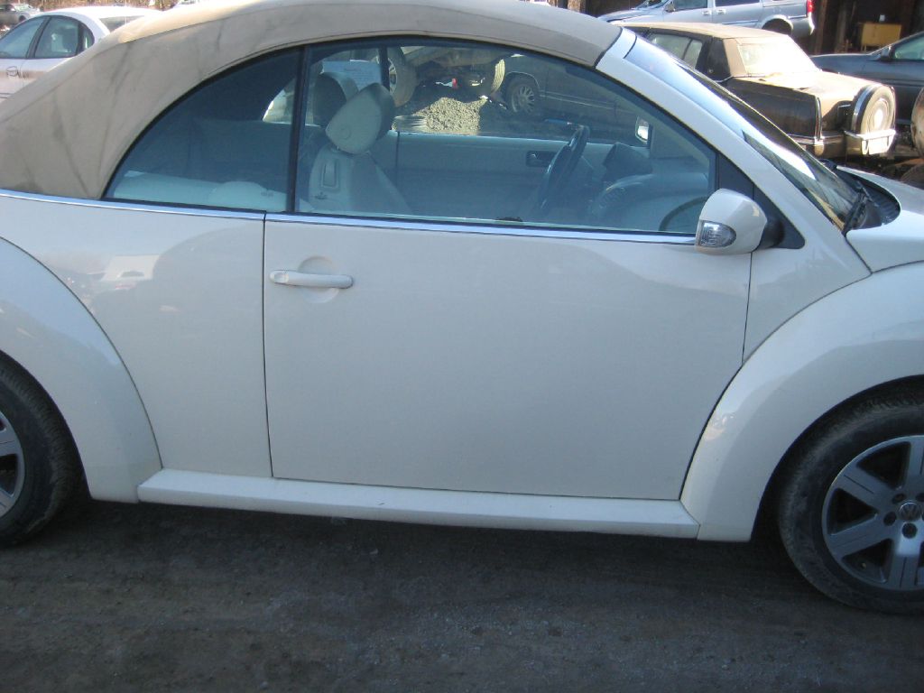 VOLKSWAGEN NEW BEETLE 2006 VOLKSWAGEN NEW BEETLE 3VWRF31Y56M320039