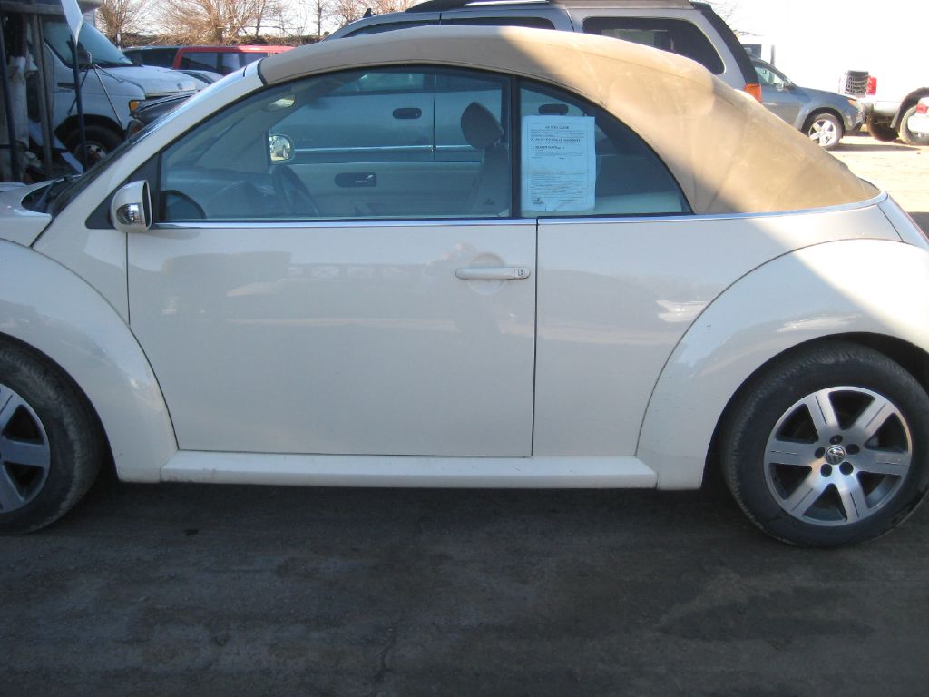 VOLKSWAGEN NEW BEETLE 2006 VOLKSWAGEN NEW BEETLE 3VWRF31Y56M320039